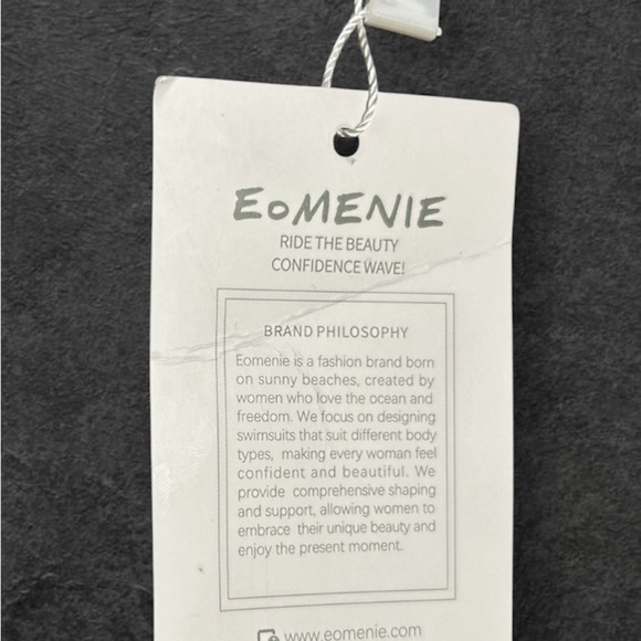 ๐โจ Flirty & Fabulous Criss Cross One-Piece Swimsuit! ๐๏ธ - Picture 12 of 13